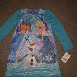 Frozen nightgown